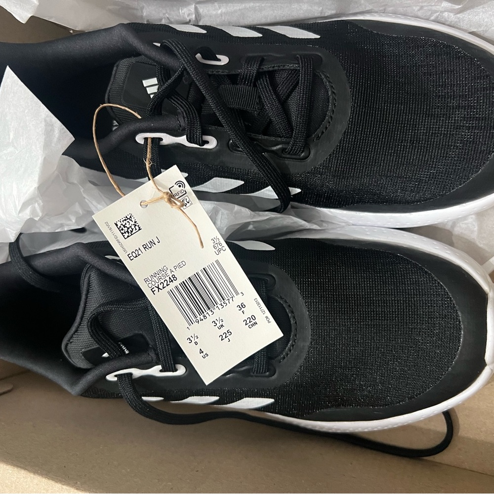 Adidas EQ21 RunJ NWT